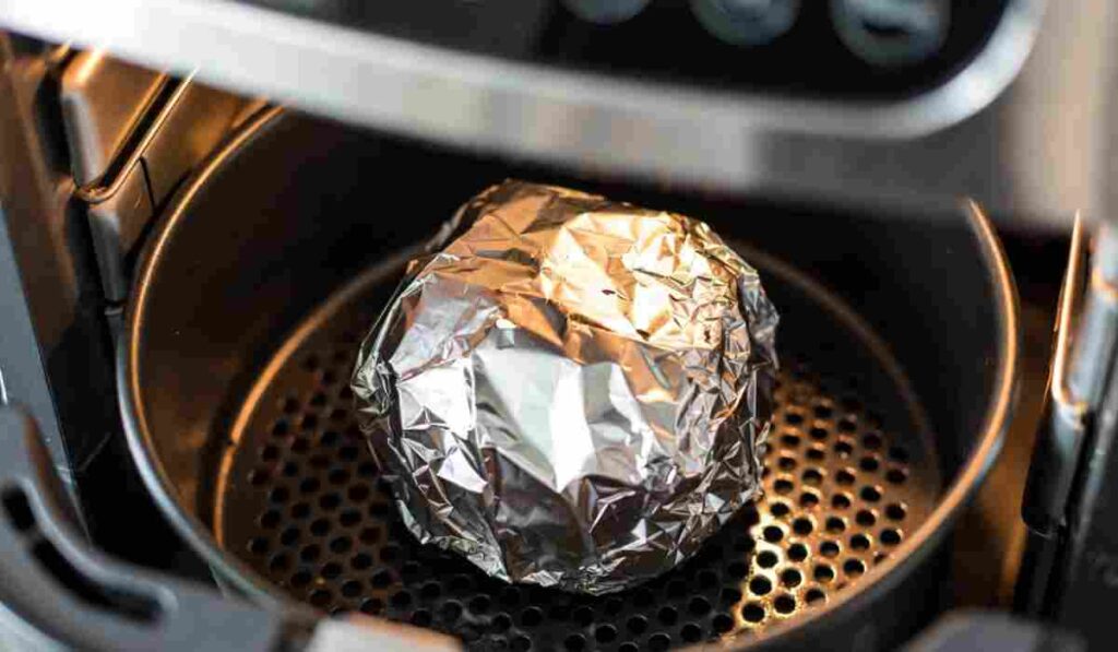 Can Aluminum Foil Go in Air Fryer