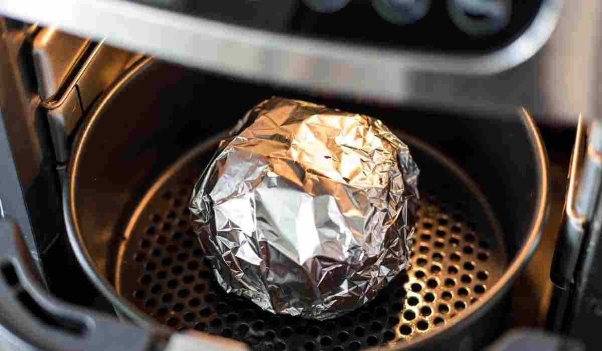 Can Aluminum Foil Go in Air Fryer