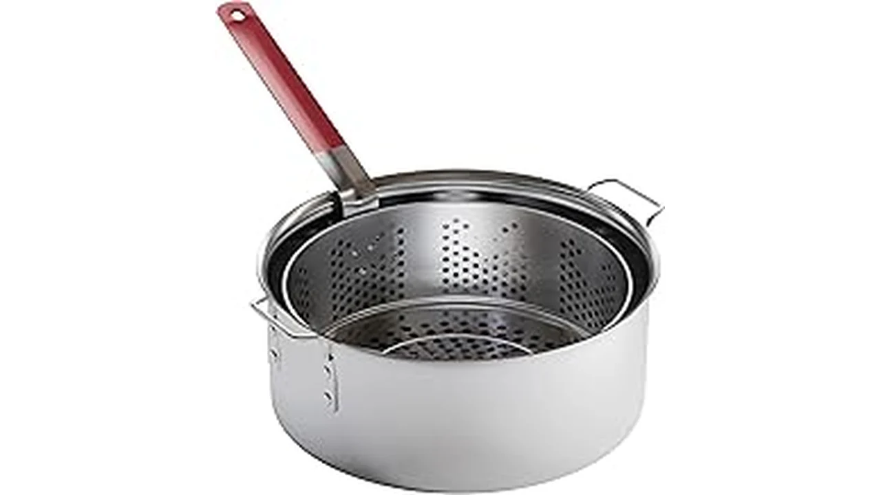 The image shows a clean, modern deep fryer, perfect for the best fish frying.